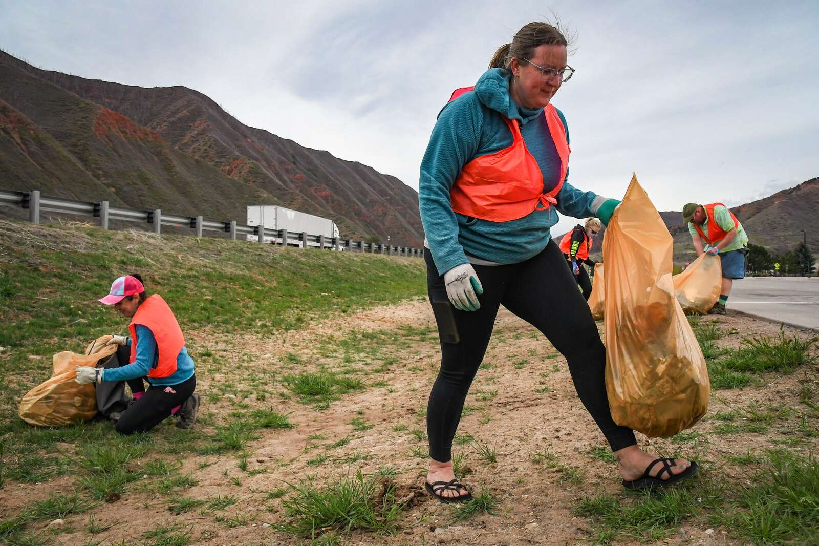 Glenwood Springs Middle School staff takes out the trash Participation